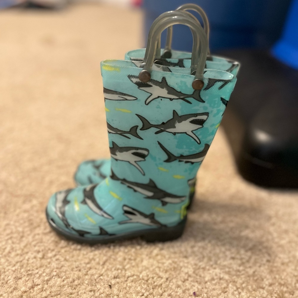 Cat & Jack toddler light up rain boots